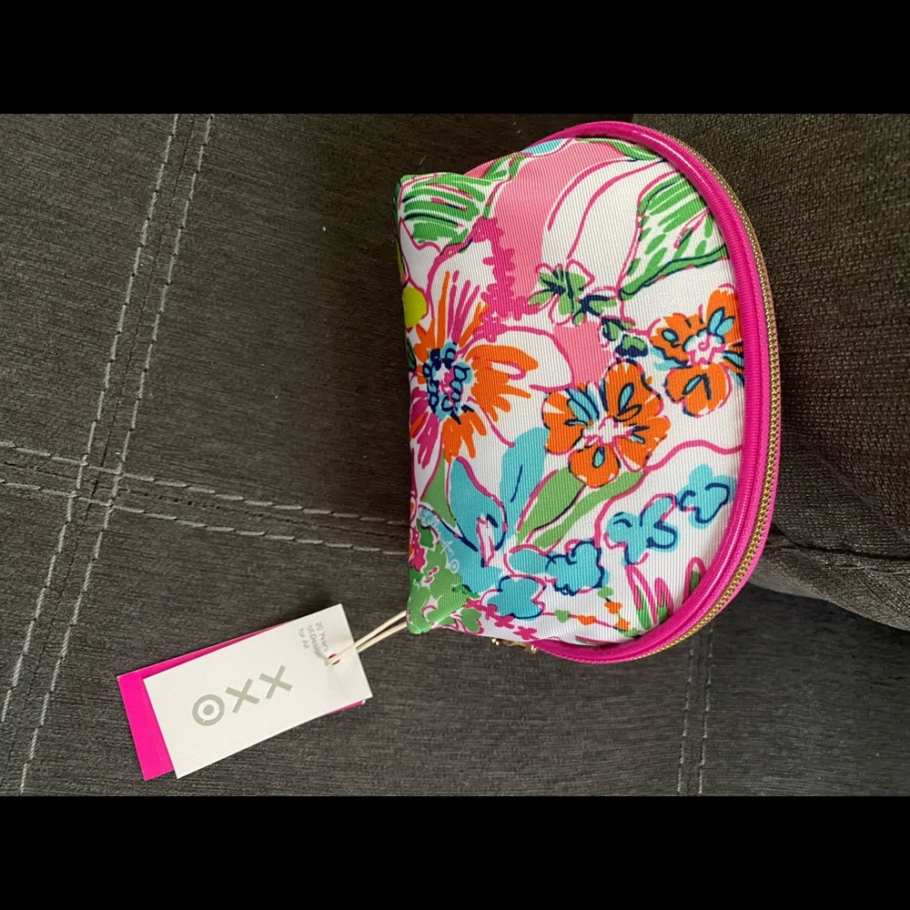 NWT Lilly Pulitzer travel clutch